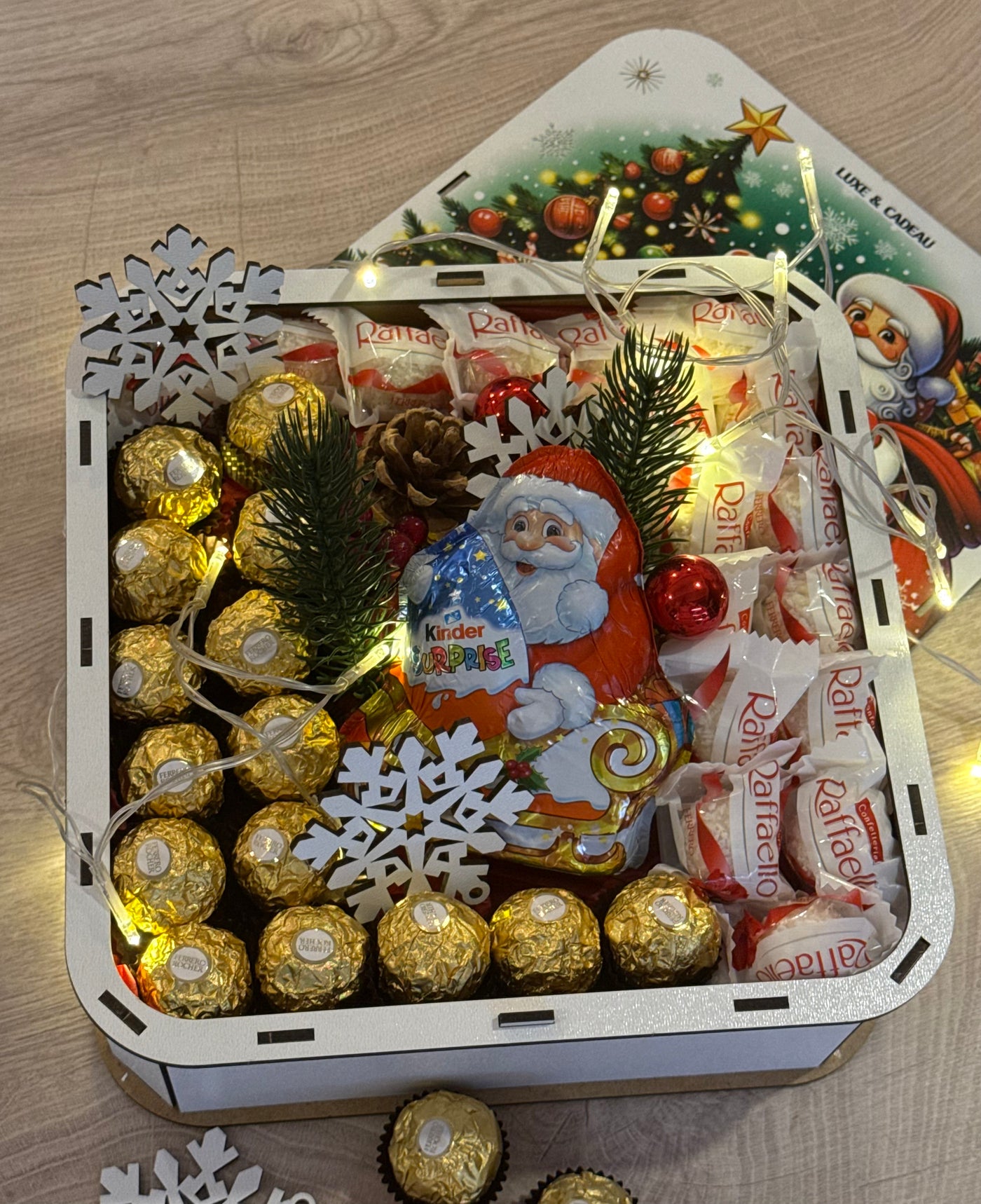 Coffret Gourmand de Noël – Édition Premium avec Chocolats & Décorations Festives