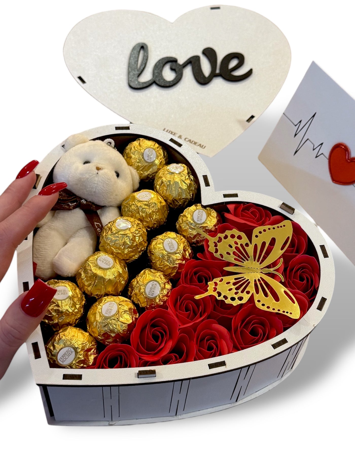 Coffret cœur Ferrero rocher « Love » – le cadeau qui fait fondre les cœurs