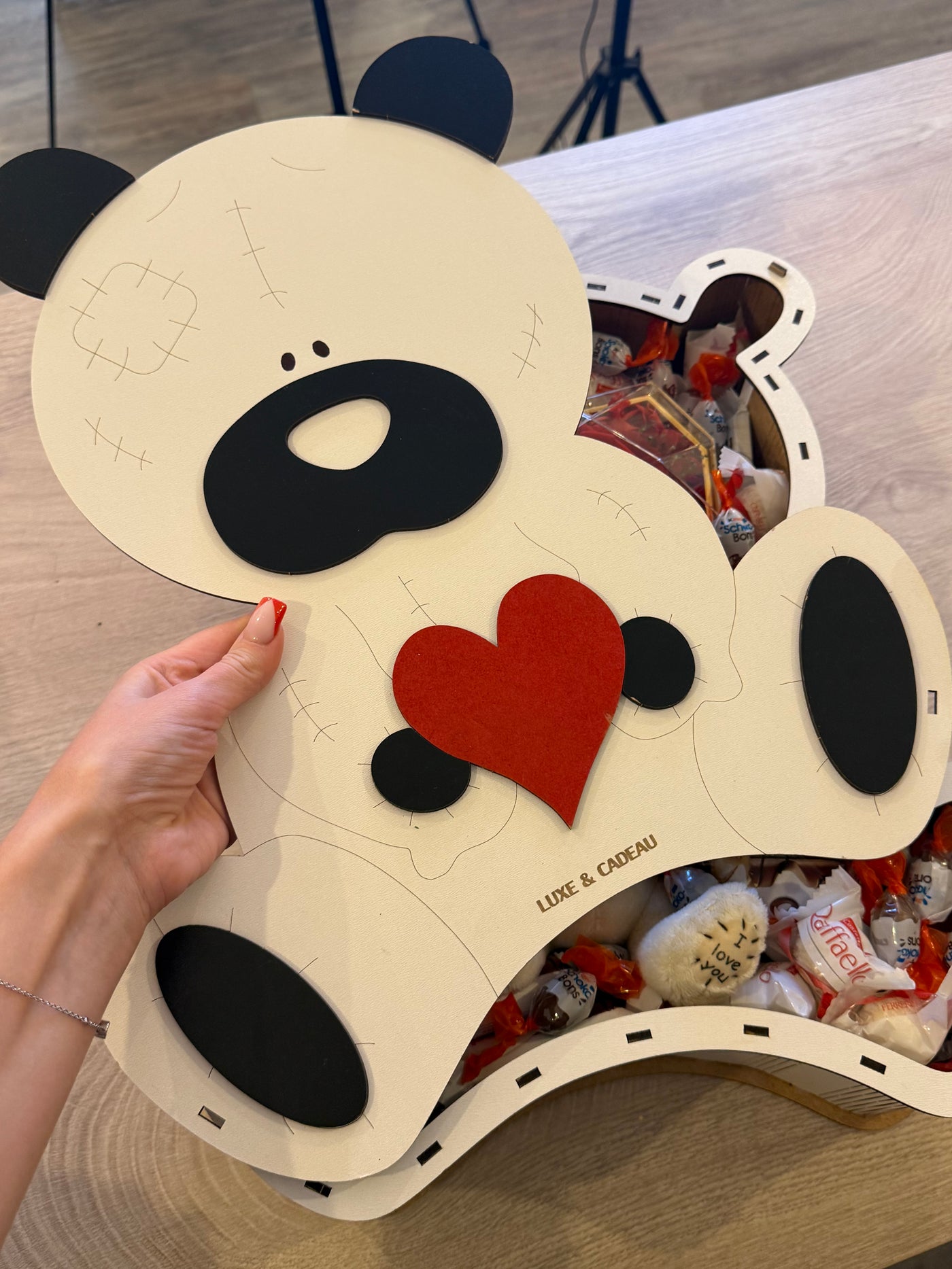 Coffret Cadeau Luxueux “Princess” — Rose éternelle, peluche, chocolats & boîte en bois artisanale