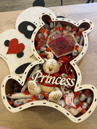 Coffret Cadeau Luxueux “Princess” — Rose éternelle, peluche, chocolats & boîte en bois artisanale