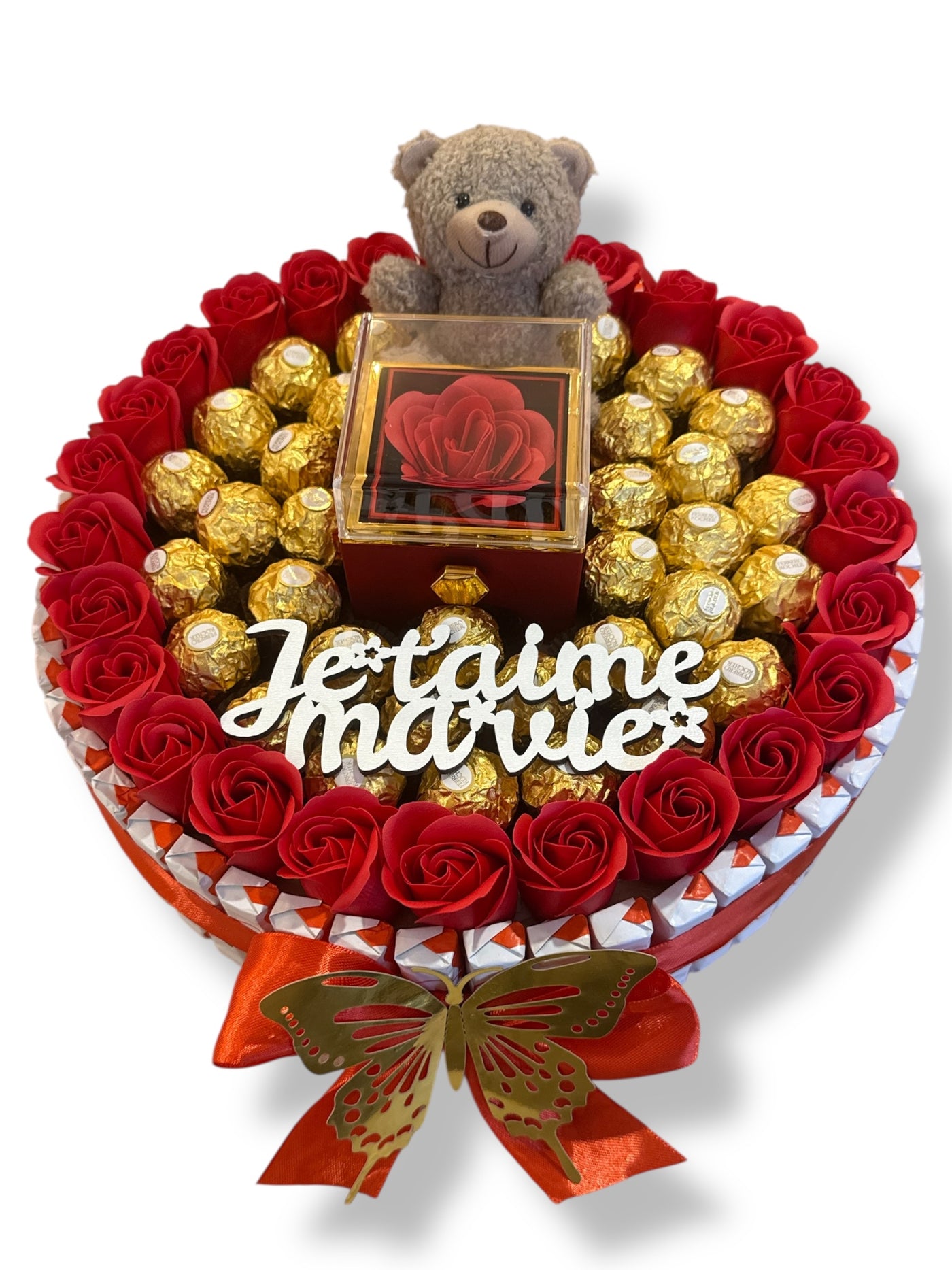 Bouquet Cadeau Premium «Je t’aime Ma vie » – Bijou 360°, Ourson, Chocolats & Fleurs Savonneuses