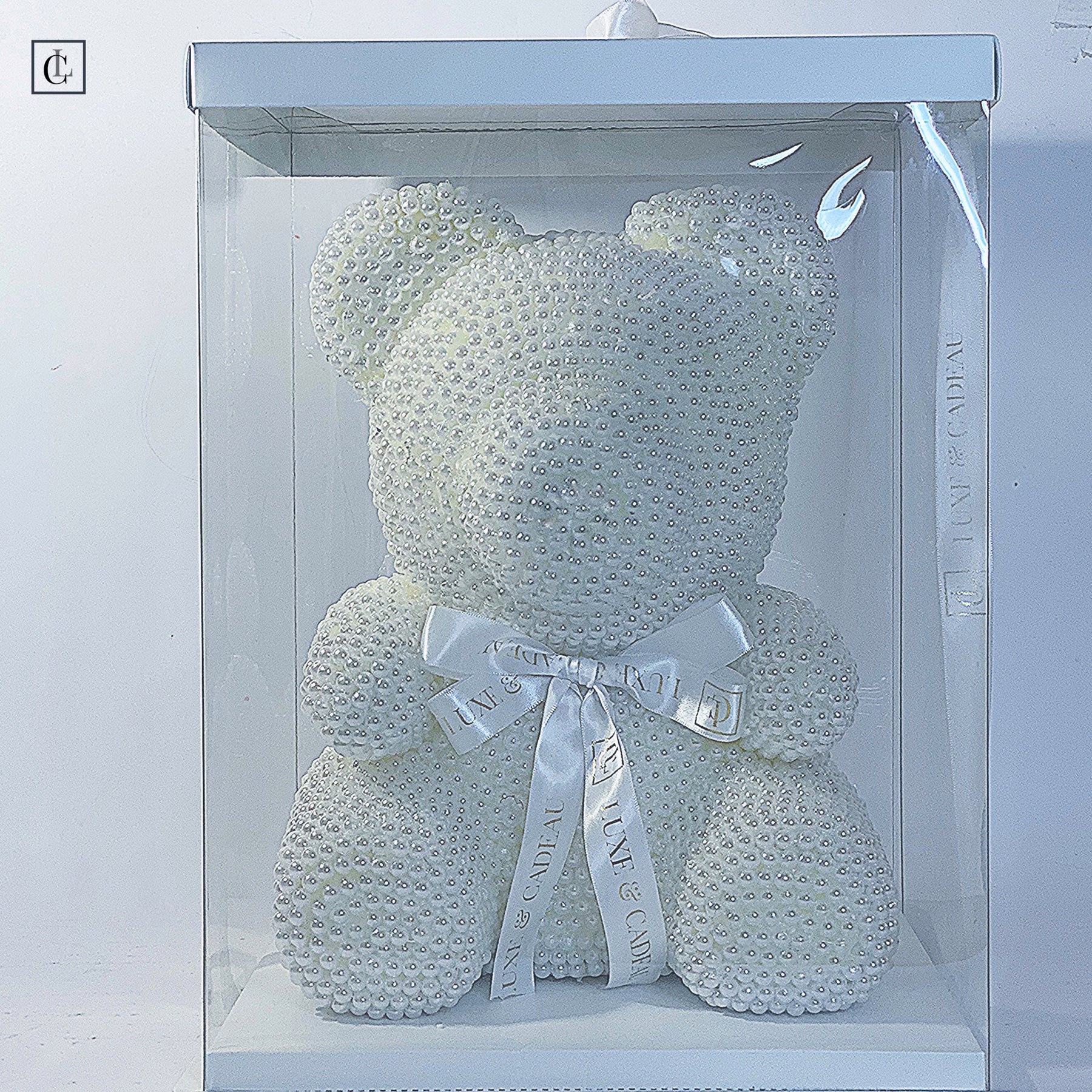 grande lampe ours en céramique bleue et globe opaline blanc grande lampe ours en céramique bleue et globe opaline blanc